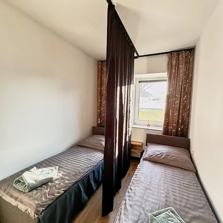 Hostel Bezplatny Dowoz Airnest24 Lotnisko Katowice-pyrzowice *