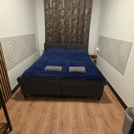 Hostel Bezplatny Dowoz Airnest24 Lotnisko Katowice-pyrzowice Saczow