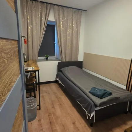 Hostel Bezplatny Dowoz Airnest24 Lotnisko Katowice-pyrzowice