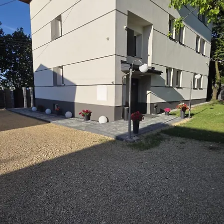 Bezplatny Dowoz Airnest24 Lotnisko Katowice-pyrzowice Hostel Saczow