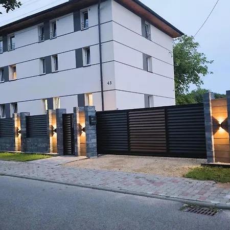 Bezplatny Dowoz Airnest24 Lotnisko Katowice-pyrzowice Хостел *
