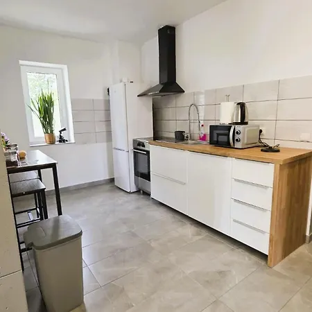 Хостел Bezplatny Dowoz Airnest24 Lotnisko Katowice-pyrzowice *