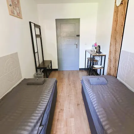 Хостел Bezplatny Dowoz Airnest24 Lotnisko Katowice-pyrzowice Saczow